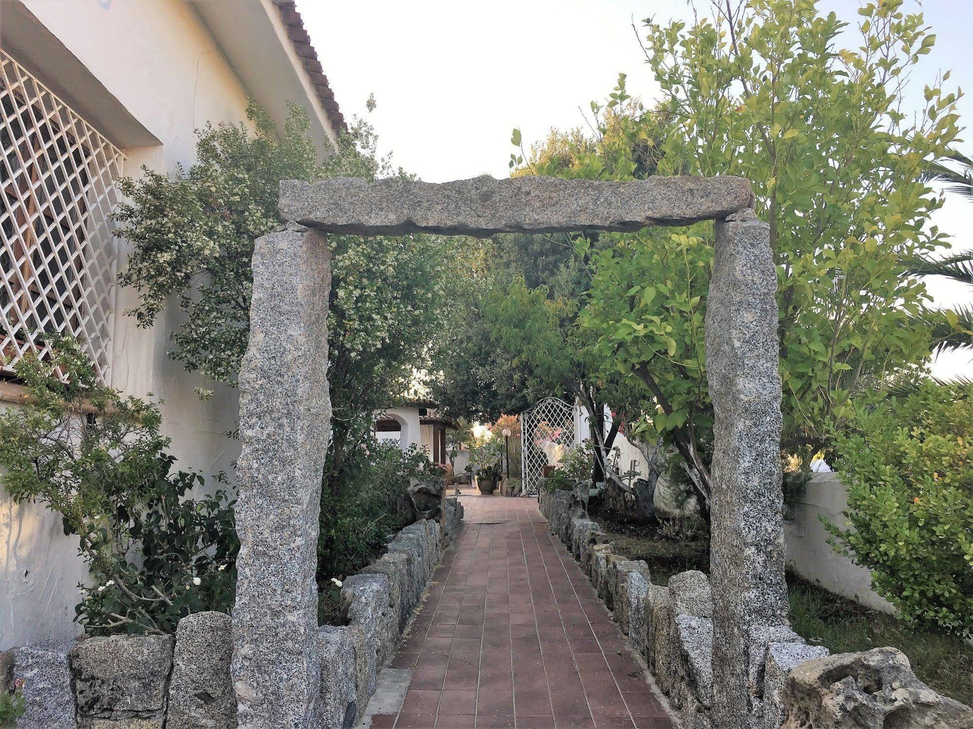 Hotel Ristorante S'Astore Benetutti Екстер'єр фото
