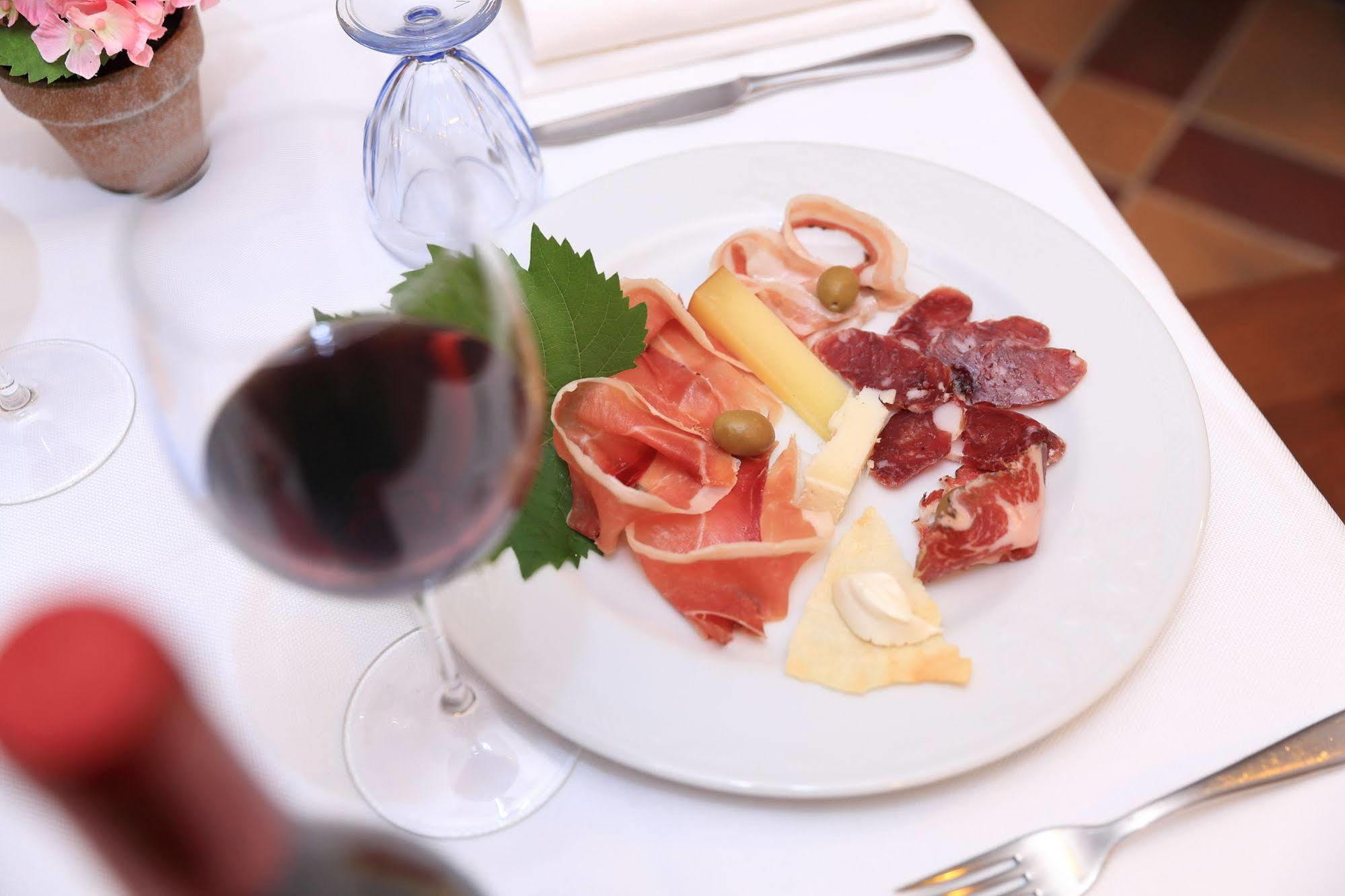 Hotel Ristorante S'Astore Benetutti Екстер'єр фото